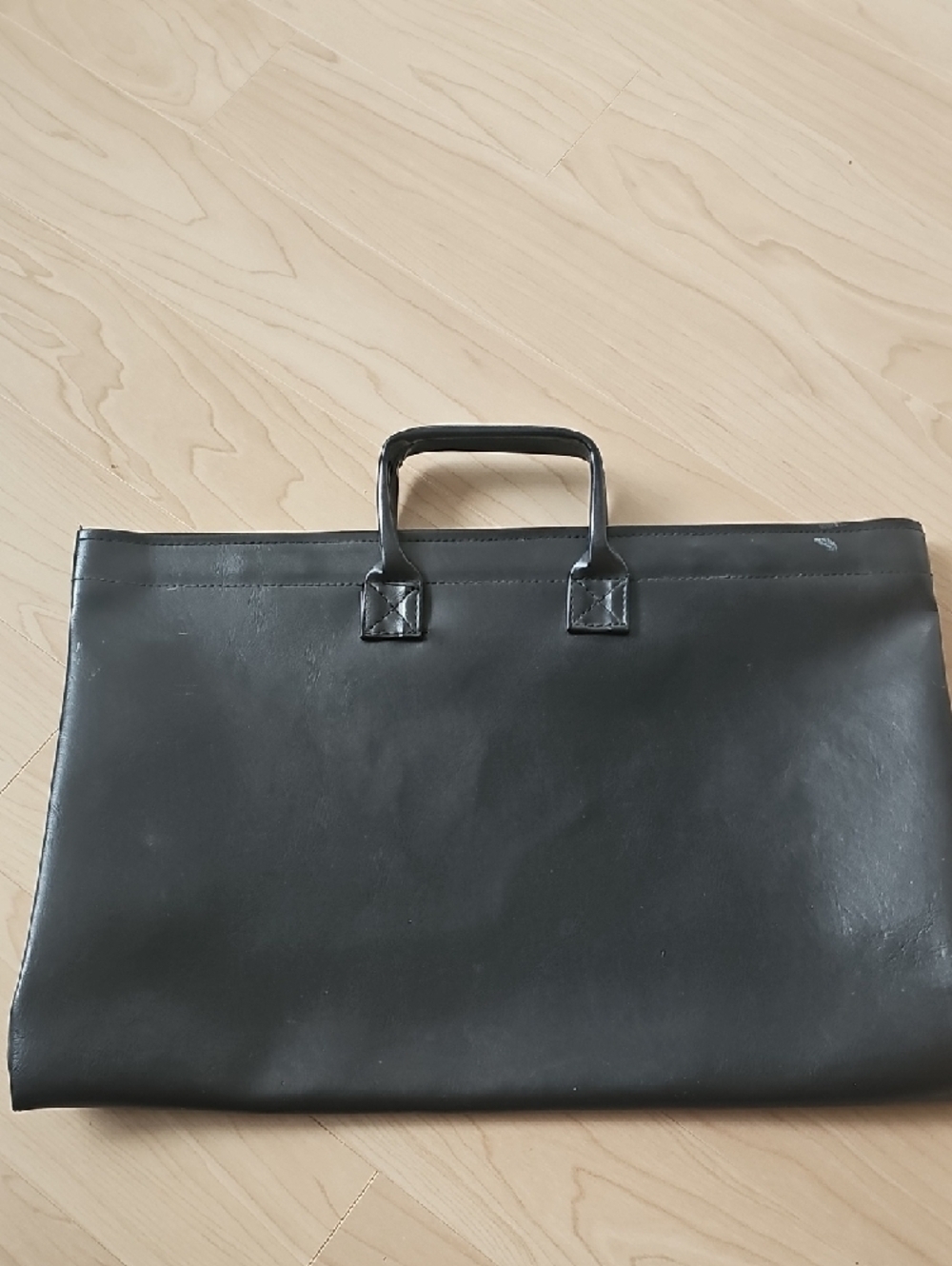 Black Leather Briefcase-Style Carry Bag - Picture 9 of 9